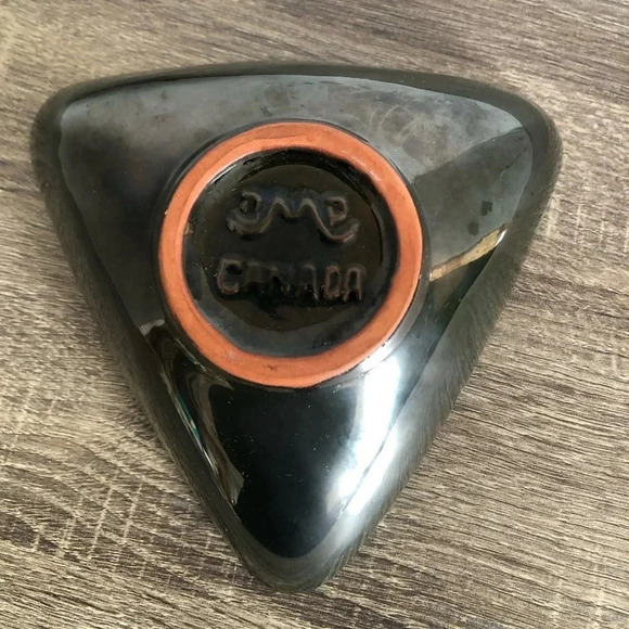 Vintage Blue Mountain Pottery Triangular  Dish - Picture 4 of 7